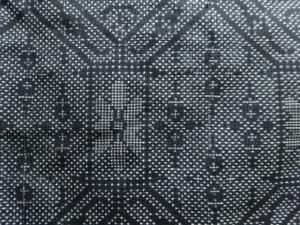 アンティーク　抽象模様織り出し本場泥大島紬着物(5マルキ)